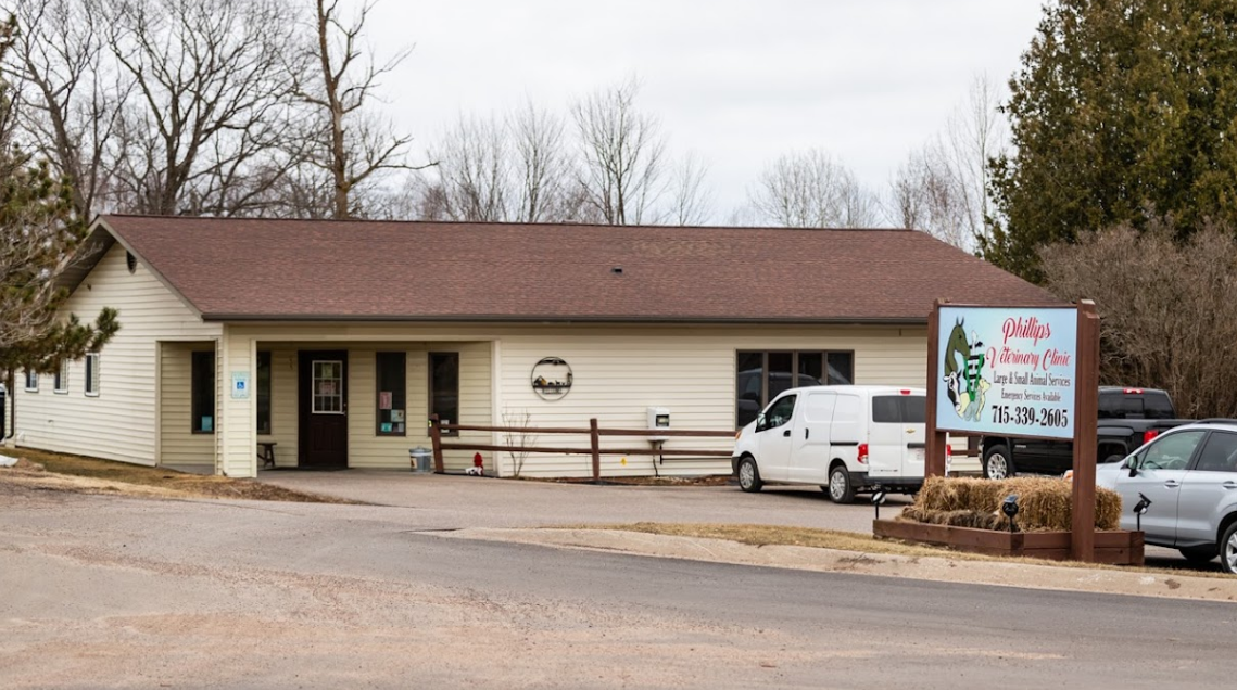 Phillips Veterinary Clinic, Inc - Veterinarians serving Phillips, Park  Falls, Butternut, Prentice, Winter and the surrounding Price County, WI  areas. - Home